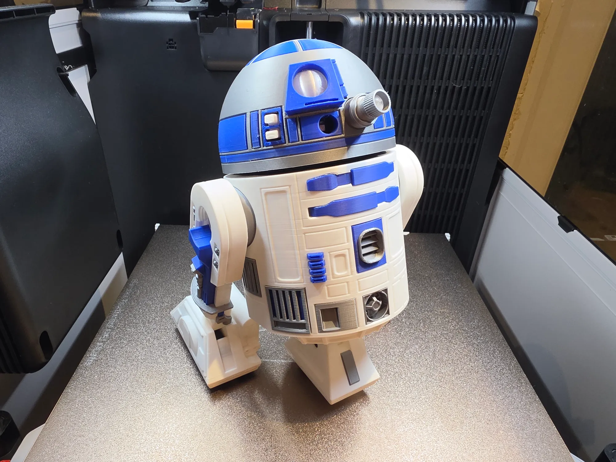 R2D2 RC Model